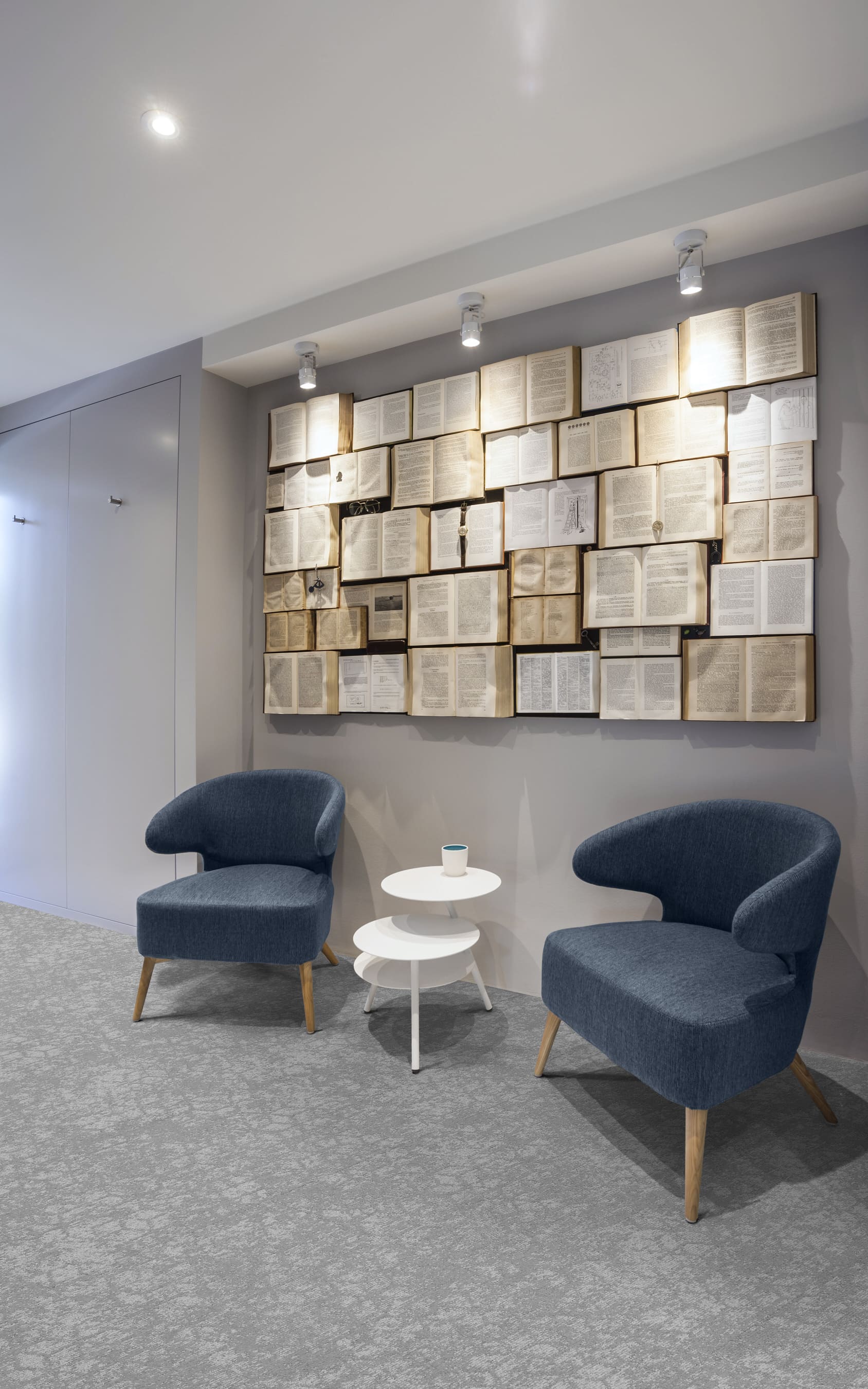 Ковровая плитка Bonkeel Star Grey 500×500×6,5 фото в интерьере